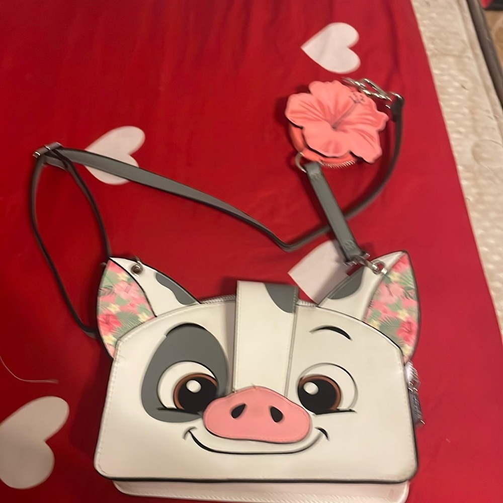 Pua loungefly
